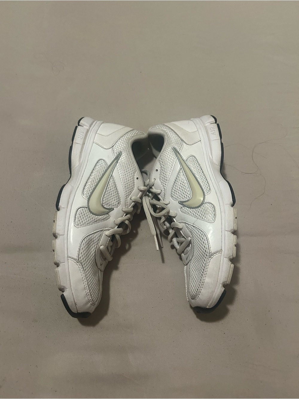 Nike White and Light Gray Women's Athletic Shoes - Picture 8 of 11